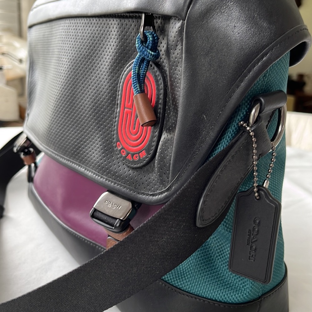 COACH laptop bag, book bag, carry on, luggage. - Picture 4 of 14